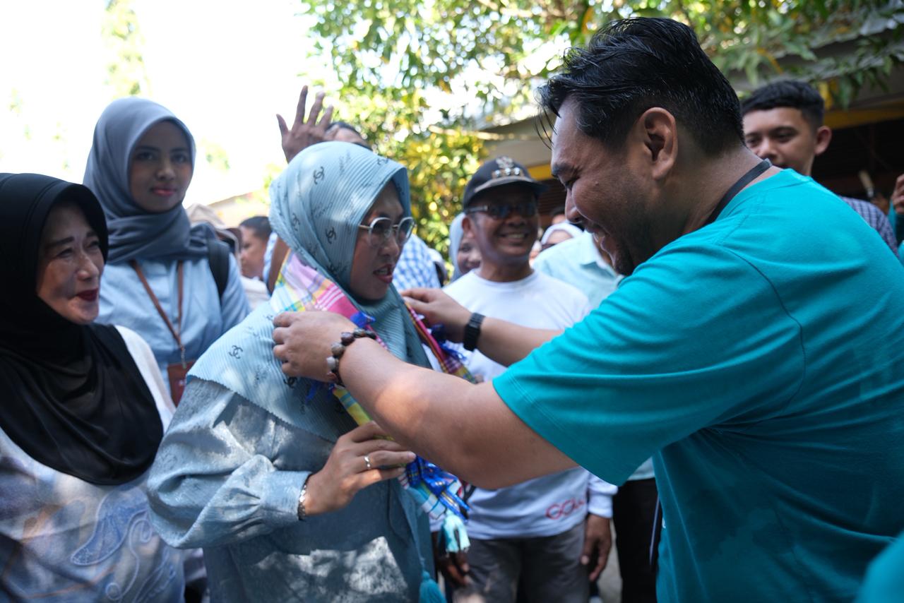- Hadiri Reuni Akbar SMA 3 di Lapangan SMA Negeri 3 Gowa, Kecamatan Bontonompo, Minggu (19/4).